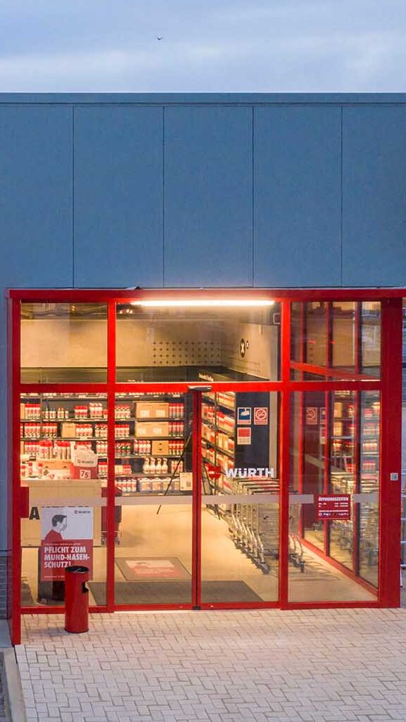 Solution de caisse en libre-service Würth basée sur la technologie POLYTOUCH pour un approvisionnement en matériel 24/6 destiné aux artisans professionnels