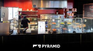 Kiosque en libre-service POLYTOUCH® dans un restaurant d'aéroport aux États-Unis