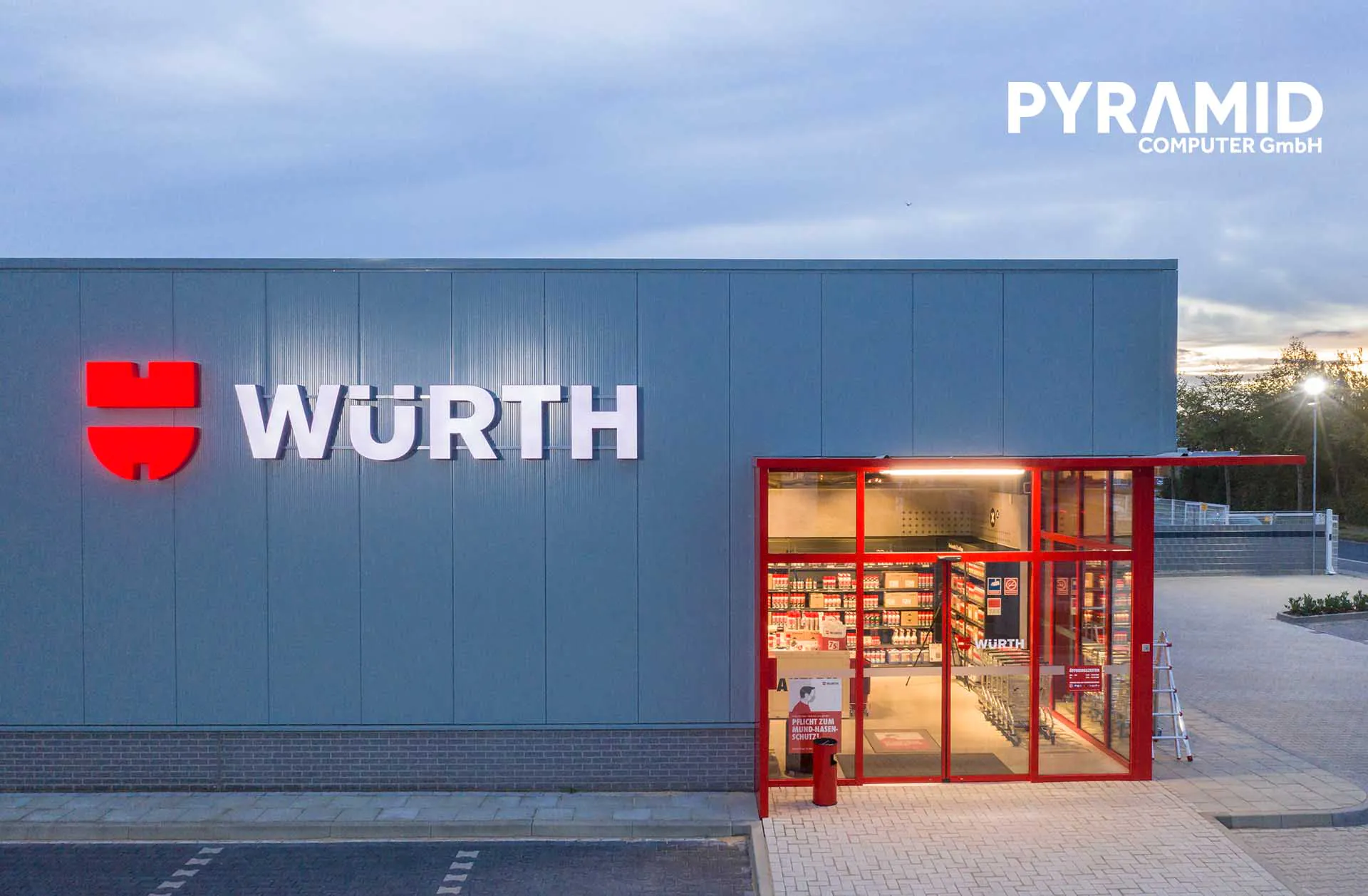 Solution de caisse en libre-service Würth basée sur la technologie POLYTOUCH pour un approvisionnement en matériel 24/6 destiné aux artisans professionnels